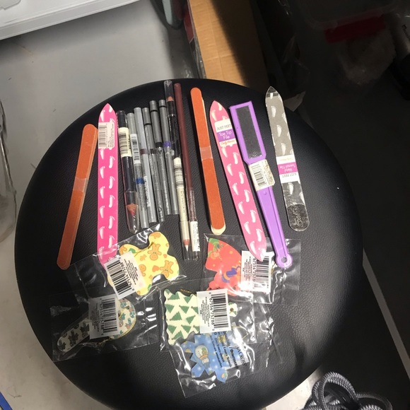 Lot of brand new make up - Picture 2 of 7